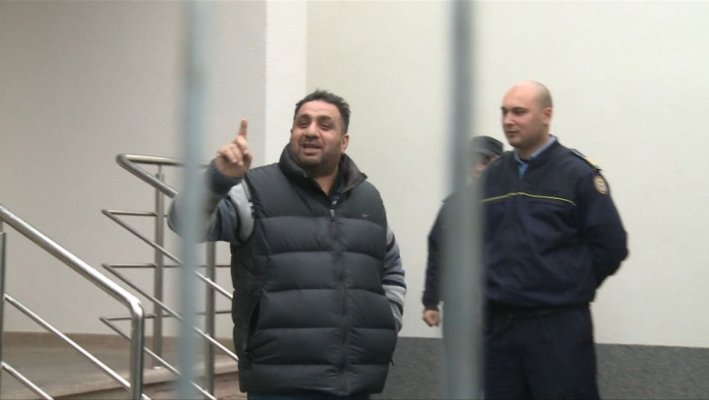 Bercea Mondialu și alți nouă complici, reținuți pentru cămătărie. Video