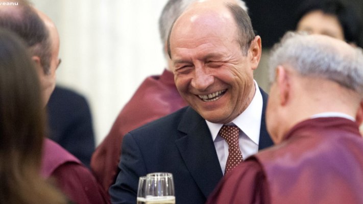 Traian Băsescu: CCR a interzis “probele” furnizate de SRI, iar acum a făcut dintr-o fiţuică neconcludentă de la SRI motivul anulării alegerilor