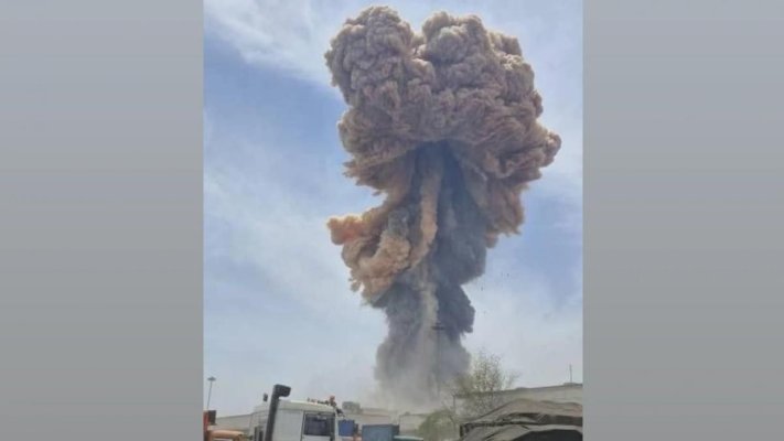 Explozie uriaşă la cea mai mare bază navală din Iran. Sunt cel puţin 400 de răniţi! Video