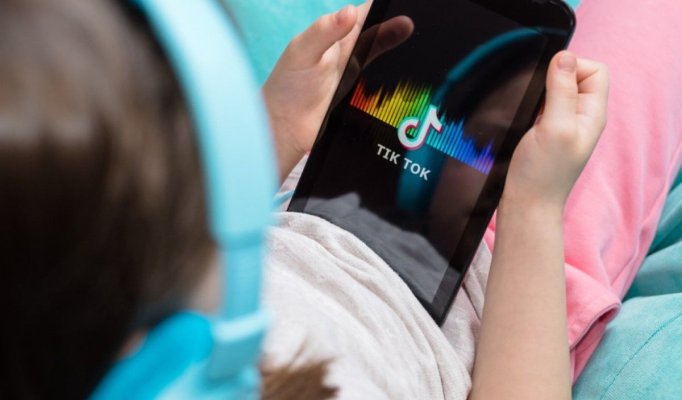 Copilă de 8 ani, găsită fără suflare, după ce a acceptat Provocarea deodorantului pe TikTok