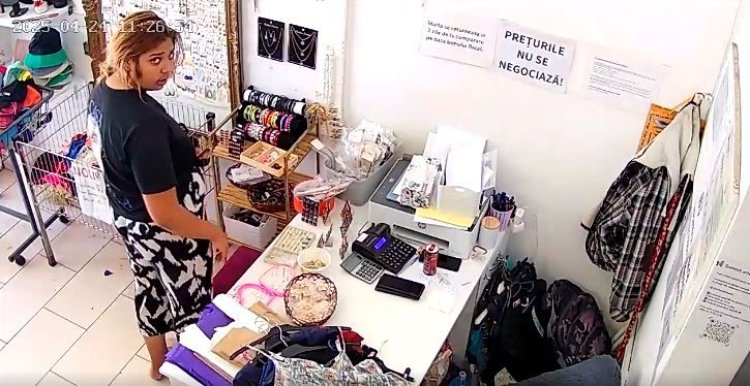 O cunoașteți pe această ciorditoare? I s-a lipit un telefon de mâini, într-un magazin din buricul Constanței. Video