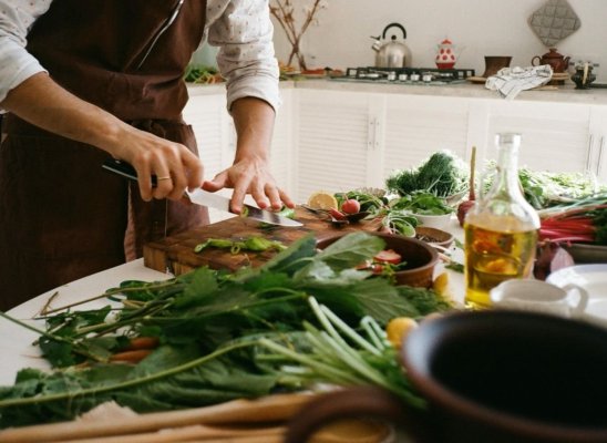 Detox după Paște: Ce recomandă nutriționiștii pentru a-ți recăpăta energia