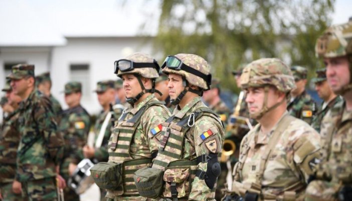 Se schimbă legea: Polițiștii și militarii nu mai au voie să fie mercenari