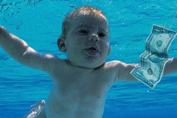 O copertă Nirvana semnată de cei trei membri ai formaţiei s-a vândut cu peste 21.000 de euro