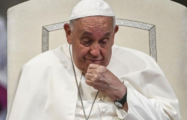 Poliţia italiană a arestat un bărbat pentru un complot de asasinare a fostului Papă Francisc