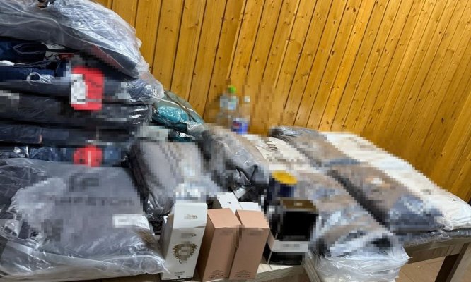 Haine fake în valoare de aproximativ 105.000 lei, confiscate de poliţiştii de frontieră la Mangalia