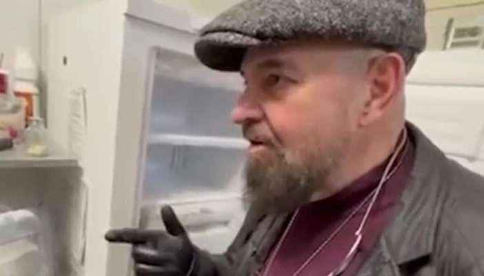 Piedone a învățat chineza ca să-i spună unui proprietar, pe limba lui, că îi închide restaurantul. Video