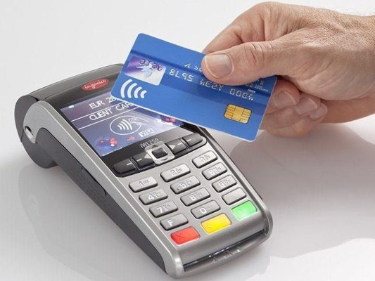 Încă o taxă! Românii ar putea plăti 3 lei pentru fiecare tranzacție bancară