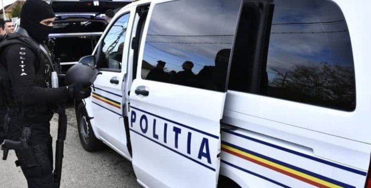 Primar bătut după un conflict legat de o construcţie fără autorizaţie. Doi agresori reținuți