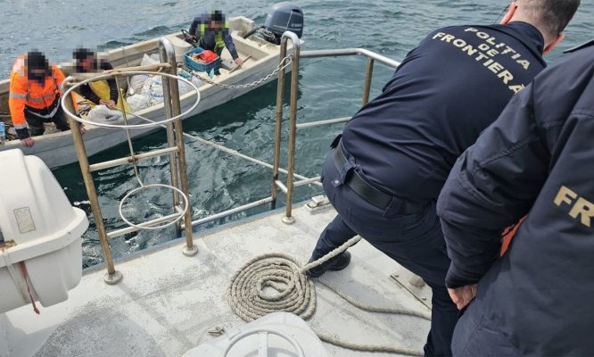 Ambarcațiune cu 350 kg de peşte capturat ilegal la bord şi 1.800 metri de plasă, depistat de polițiștii de frontieră