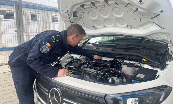 Mașină de lux căutată de autoritățile din Olanda, descoperită de poliţişti la Vama Isaccea. La volan era un ucrainean. Video