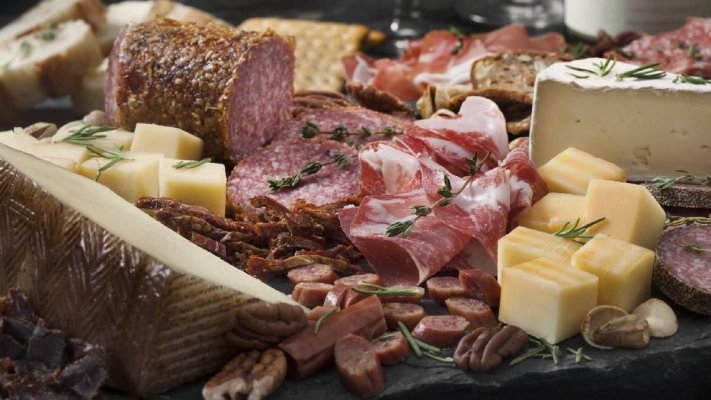 Nouă interdicție la frontieră: britanicii nu mai pot aduce carne și lactate din Europa