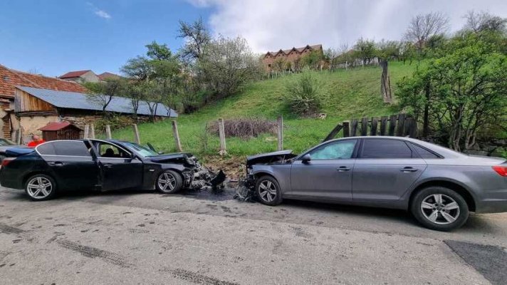 Un copil de 10 ani şi o tânără de 23 de ani, răniţi într-un accident rutier
