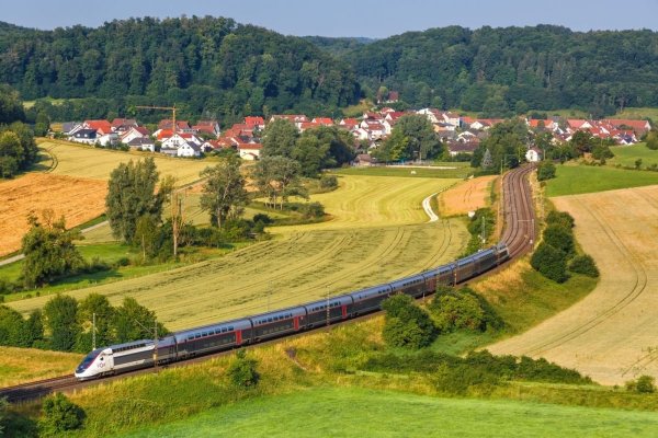 Se construiește un proiect gigant pentru România: TGV-ul românesc cu viteze de 200 km/h
