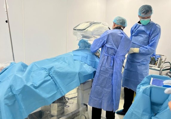 Prima intervenție care tratează tulburările de ritm cardiac prin tehnici minim invazive, efectuată la Constanța