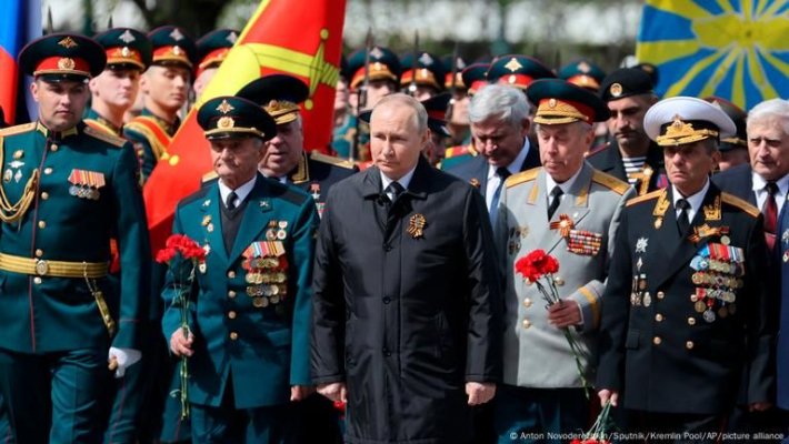 Paradă militară în Piața Roșie din Moscova cu ocazia Zilei Victoriei