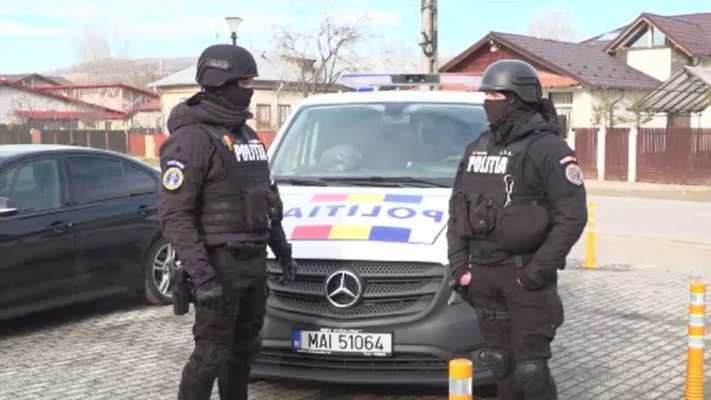 Operațiune de amploare în București și 7 județe. Aproximativ 200 de polițiști și jandarmi fac percheziții