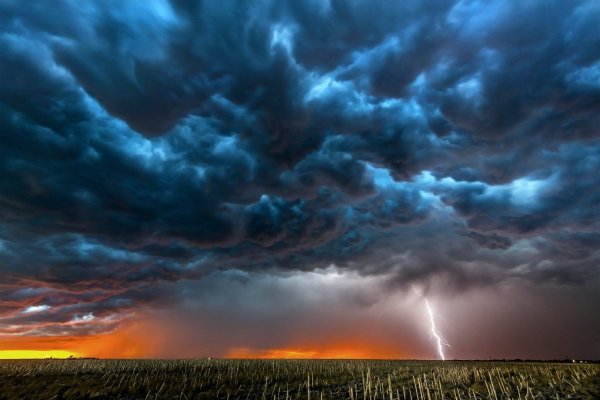 Meteorologii anunță ploi torențiale, vijelii și grindină
