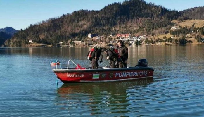 Alertă în Bistrița: Un adolescent a căzut dintr-o barcă în lacul Colibița și nu a mai ieșit la suprafață