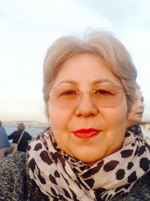 Șefa Biroului Vamal Constanța cumulează pensia cu salariul! Cine o ține în brațe?!  