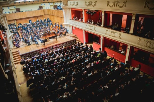 Scandal la Filarmonica din Sibiu: Sindicaliștiu au 'sechestrat' conducerea după discuțiile despre CCM