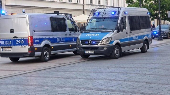Atac brutal cu toporul la Universitatea din Varșovia. O persoană a fost ucisă