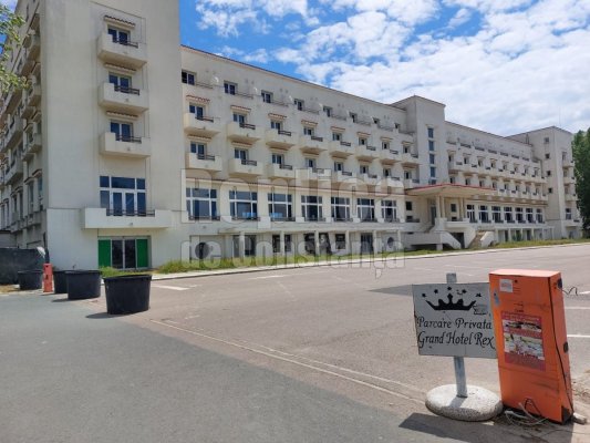 Hotelul Rex din Mamaia a fost, din nou, scos la licitație. Dacă tot nu-l vrea nimeni...prețul a crescut cu 2 mil. de euro