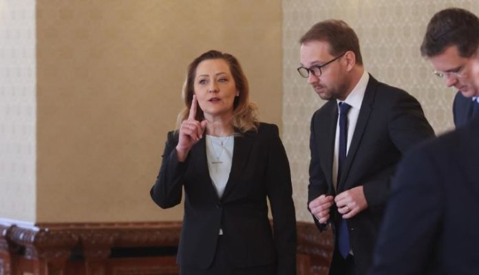 Noul șef al USR, discuție „de la om la om” cu Elena Lasconi: I-am urat toate cele bune