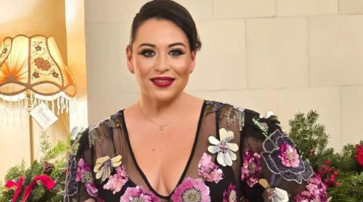 Oana Roman a scăpat, în sfârșit, de numele fostului soț din mediul online. Vedeta a încercat timp de doi ani să renunțe la el