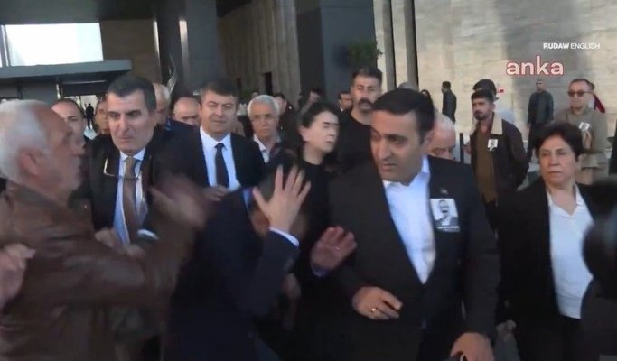  Liderul opoziției turce, atacat la Istanbul de un bărbat care și-ar fi ucis copiii în urmă cu peste 20 de ani. Video