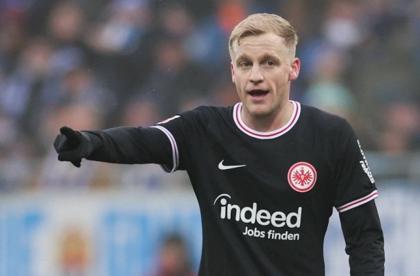Fotbal: Mijlocașul olandez Donny van de Beek de la Girona, operat la gleznă, absent între 4 și 5 luni
