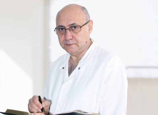 Medic, despre pandemia COVID-19: Atâta timp cât persistă întrebări fără răspuns, va exista neîncredere în rândul populației