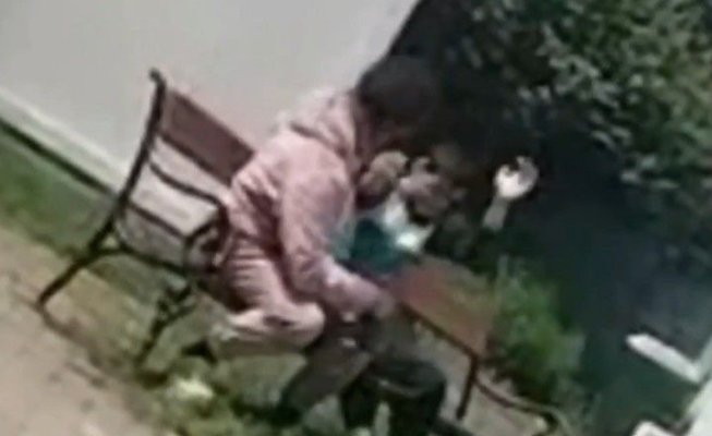Imagini de coșmar la un centru rezidenţial: Copii agresați, lăsați să mănânce de pe jos şi legaţi de paturi. Video