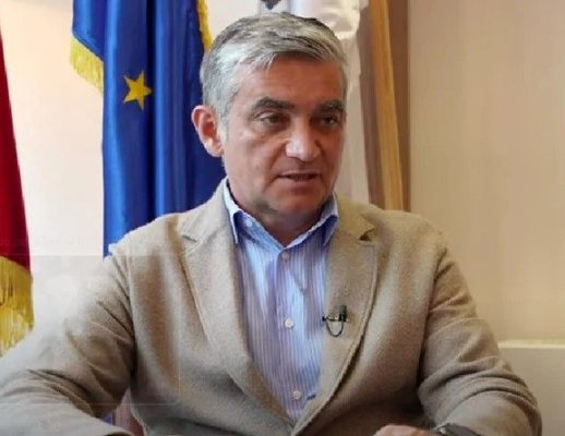 Primarul din Sinaia a fost transportat cu ambulanța la spital, după o criză cardiacă