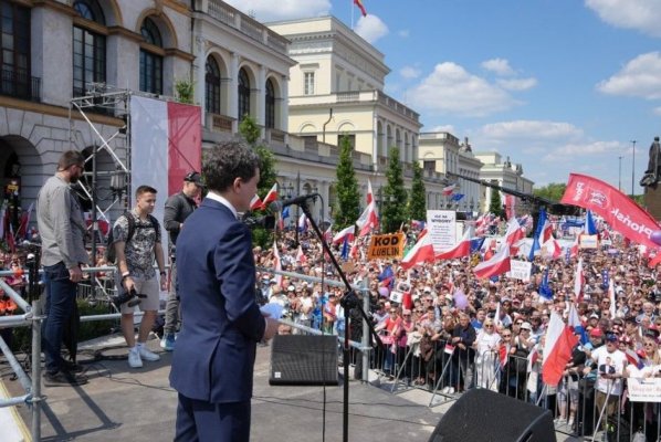 Nicușor Dan, în Polonia: Credeți în victoria voastră, așa cum noi am crezut în victoria noastră