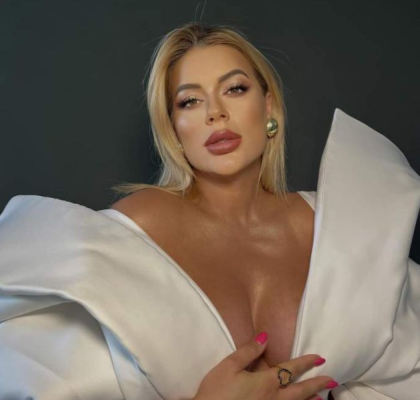 După doi ani și trei specialiști, Sensy tot nu și-a rezolvat problemele! Influencerița s-a sacrificat de dragul familiei: „E grav rău”