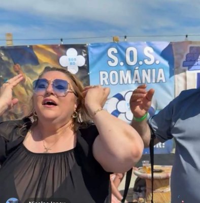 „Alertă de tsunami“ la Neptun. Diana Șoșoacă a făcut baie în mare. Video