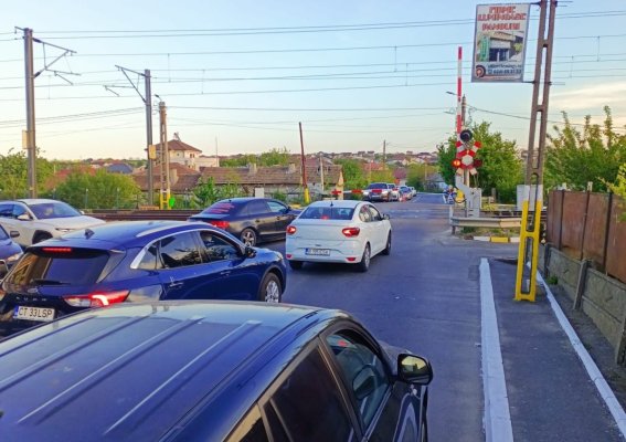 Una dintre barierele din Valu lui Traian s-a blocat. Traficul din zonă, grav afectat
