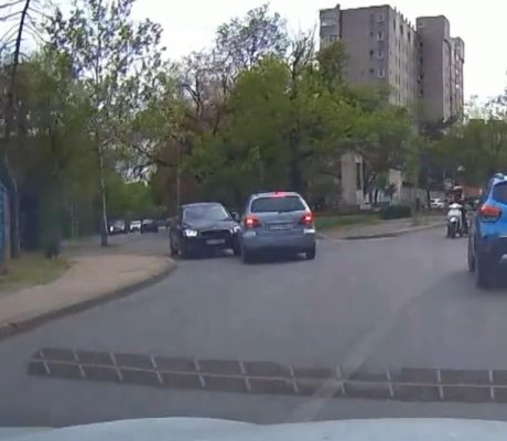 Accident de circulație provocat de un Chevrolet, pe strada Prelungirea Traian! Video