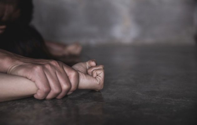 Directorul medical al Serviciului de Ambulanță Județean Bistrița-Năsăud reținut pentru că și-a folosit funcția în scop sexual