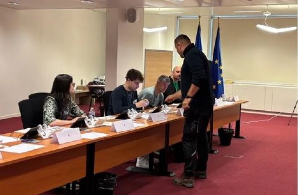Alegeri prezidențiale 2025: În primele ore, în diaspora s-au strâns de patru ori mai multe voturi