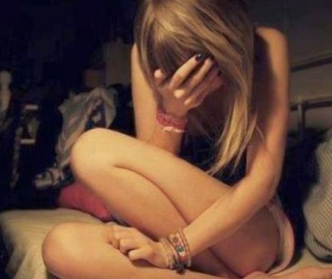 Șocant! O tânără i-a făcut cadou iubitului partide de amor cu surorile ei de 12 și 14 ani