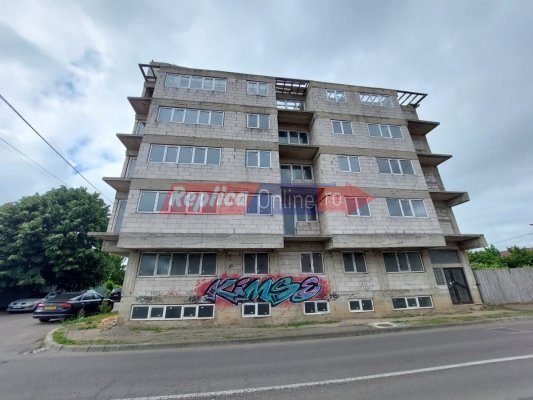 O clădire neterminată cu patru etaje, din Poarta 6, construită în urmă cu 15 ani, se vinde deși nu are autorizație de construire! Video 