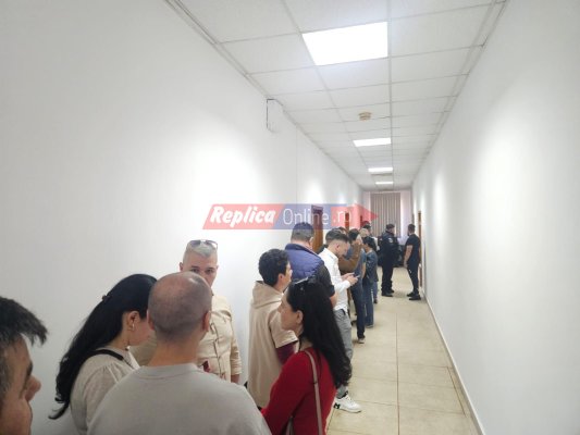Se votează masiv la secția din Mamaia! Oamenii stau la coadă! Video
