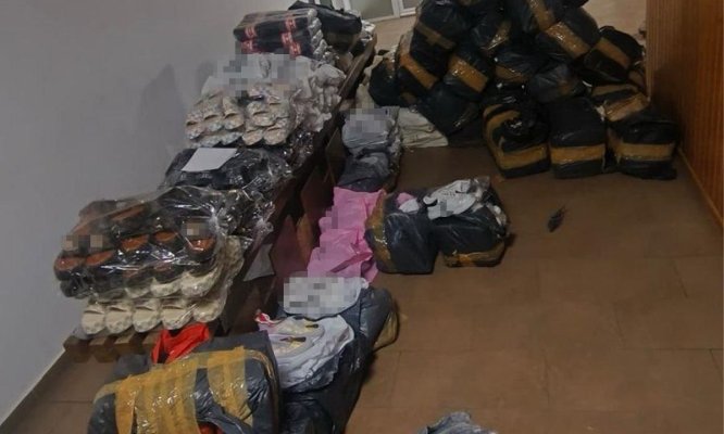 Polițiștii Gărzii de Coastă au descoperit bunuri susceptibile a fi contrafăcute, în valoare de 700.000 lei