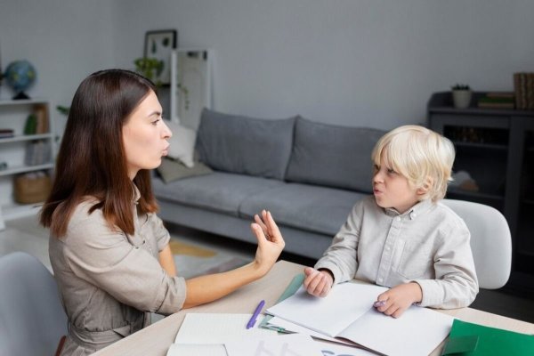 Medic: Unele comportamente ale copiilor pot imita autismul fără a fi acest diagnostic