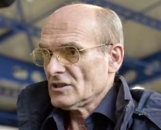 Cristian Tudor Popescu: „Nicușor Dan nu s-a consultat cu nimeni. Avea o figură de înmormântare când l-a pus premier pe Mureșan“ Cristian Tudor Popescu: „Nicușor Dan nu s-a consultat cu nimeni. Avea o figură de înmormântare când l-a pus premier pe Mureșan“