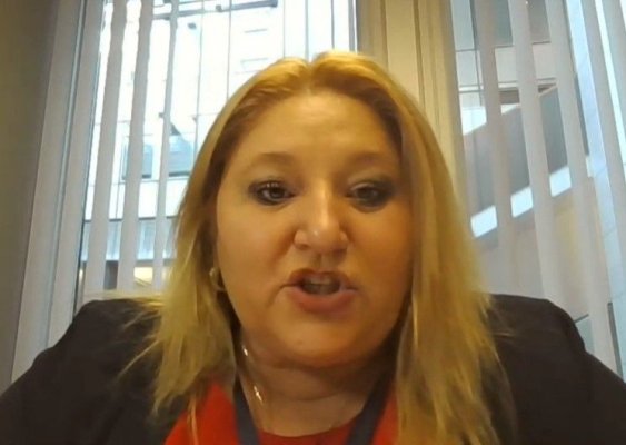 Șoșoacă: Dacă nu faci parte din sistem, pățești ca Șoșoacă. Te distrug, îți distrug copiii, îți distrug căsnicia. Video