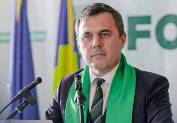 Un fost ministru, transportat de urgență cu elicopterul la București după ce ar fi suferit un AVC