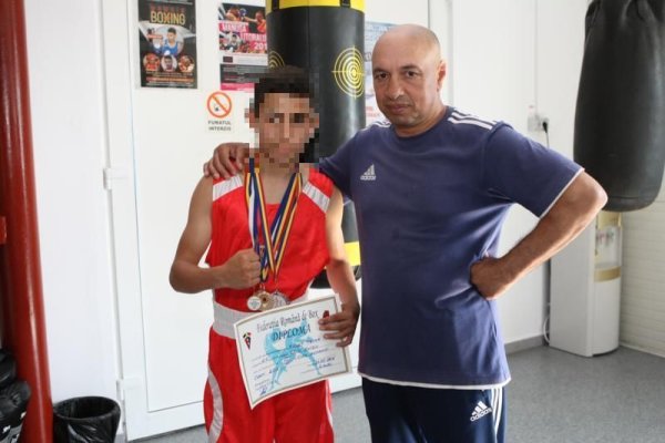 O fostă glorie a boxului constănțean trebuie să plătească 5000 de euro unui bărbat pe care l-a șantajat 